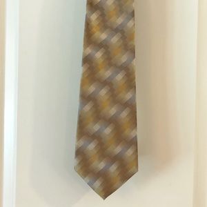 Pixelated geometric yellow/blue tie